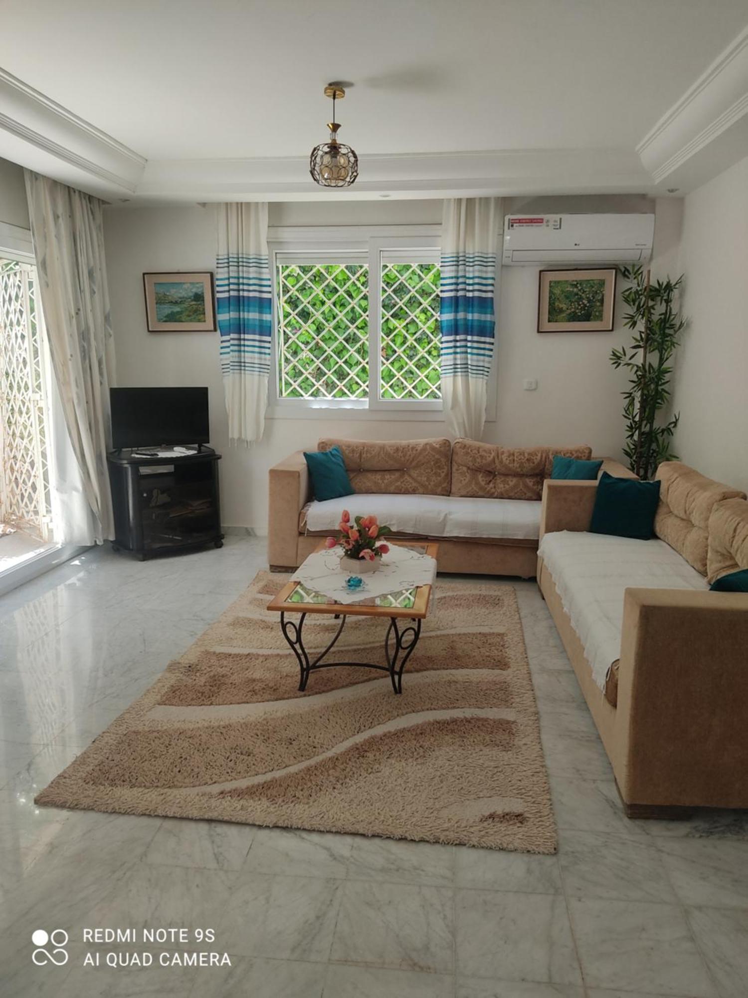 Etage De Villa Avec Jardin, Pres De L'Aireport Et Parking Prive Ариана Екстериор снимка